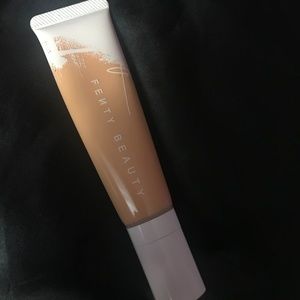 Pro Filt'r Hydrating Longwear Foundation in 250